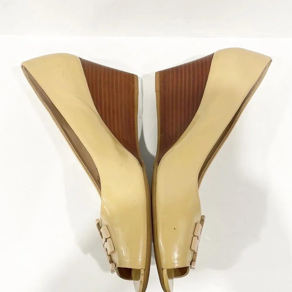 Tory Burch Lowell Genuine Patent Leather Peep Toe Wedge Tan Shoes Sz 9.5 - Picture 6 of 11